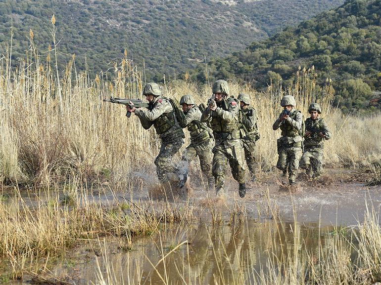 Οι Τούρκοι βατραχάνθρωποι SAT και SAS συμμετέχουν σε επιχειρήσεις εναντίον του ΡΚΚ